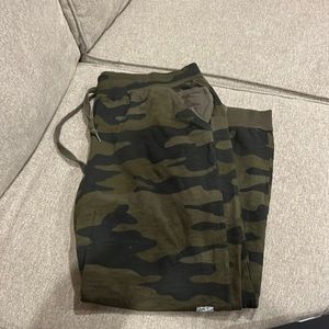 Woman’s extra large camo sweat pants